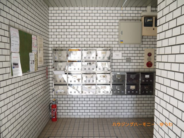 【その他共用部分】 | 大塚台センチュリー21 | 清潔感と歓迎感があるエントランスホールとなります。