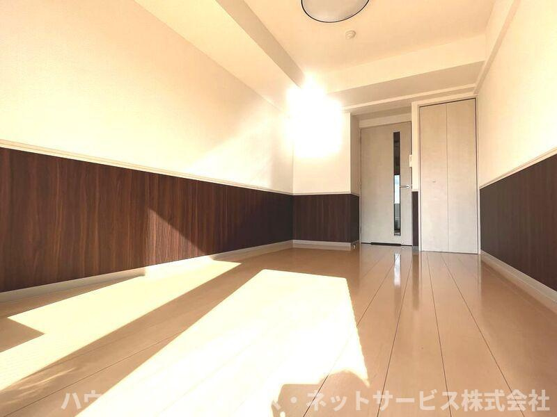 柏８０８タワーの居間・リビング