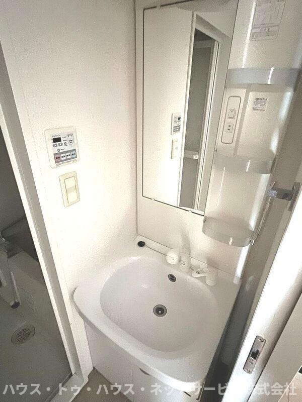 柏８０８タワーの洗面所