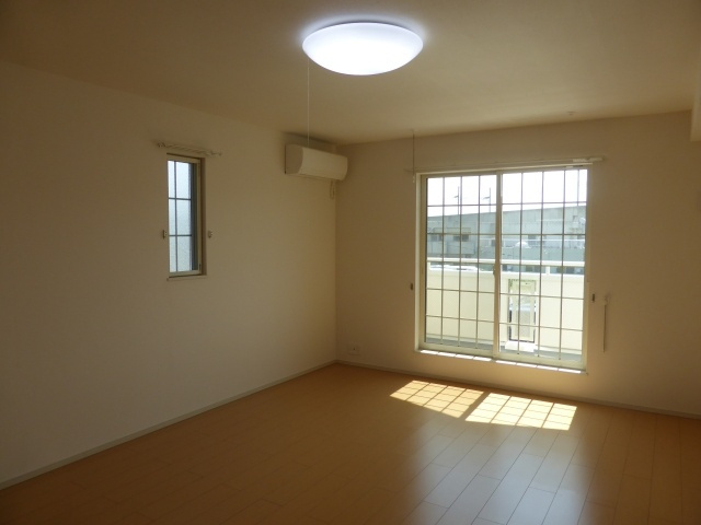 オースティンハウスⅢの居間・リビング|★日当たり良好