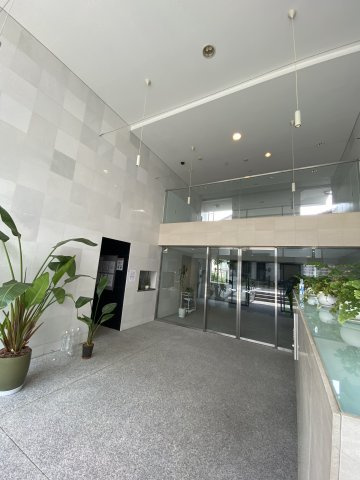 リエトコート向島のエントランス