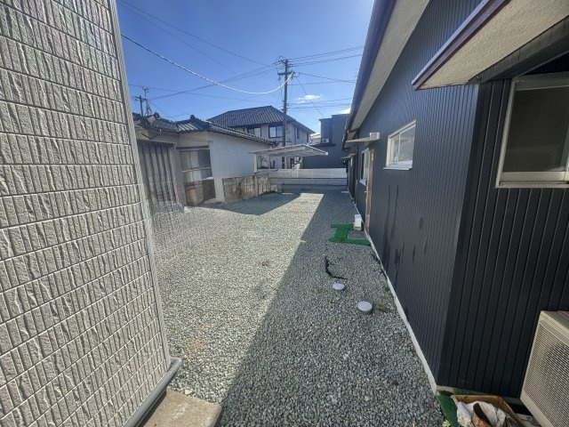 有明アパート　3号室の駐車場