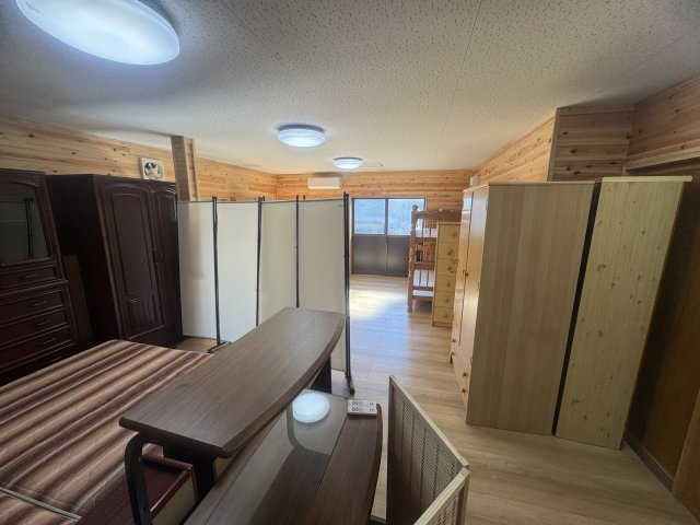 有明アパート　3号室の洋室