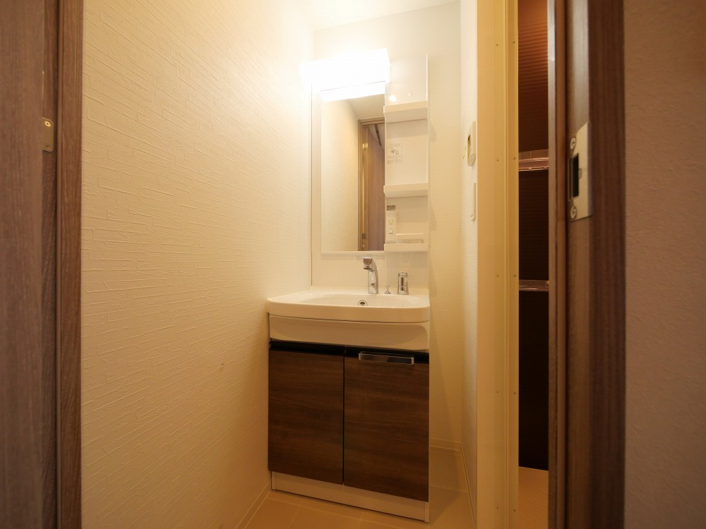 ファーストフィオーレ長田グランディールの独立洗面台