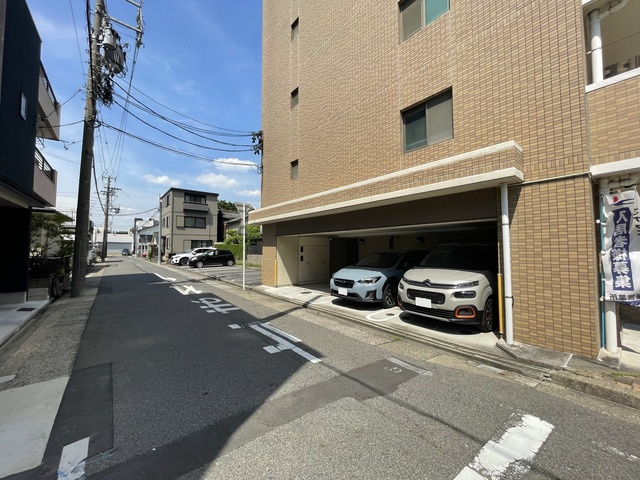 コンフォ清水の駐車場