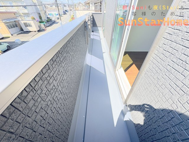 【サンスタ現地販売物件】あきる野市小川東　新築　のバルコニー