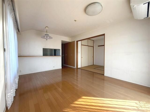 パークホームズ久米川の居間・リビング