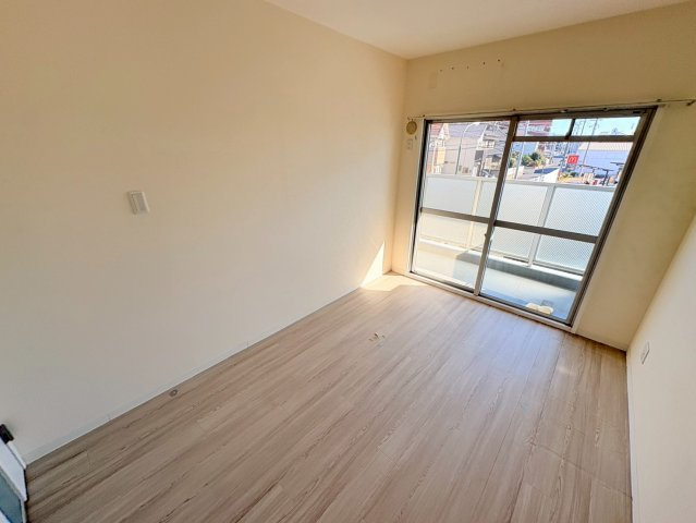 ロイヤルコーポ魚住の居間・リビング