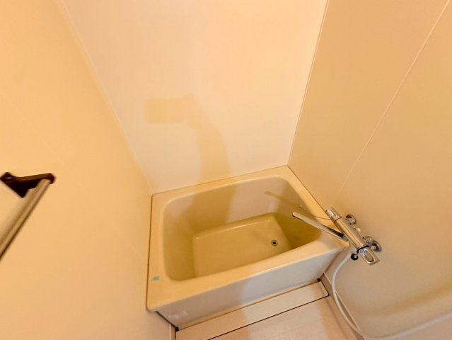 ロイヤルコーポ魚住の浴室