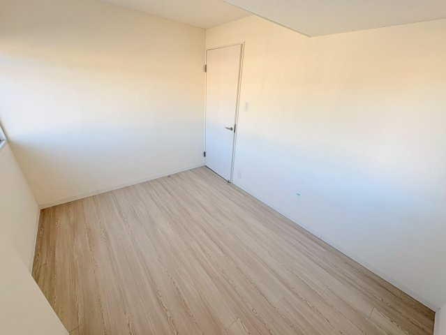 ロイヤルコーポ魚住の居間・リビング