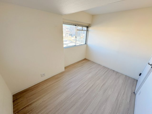 ロイヤルコーポ魚住の居間・リビング