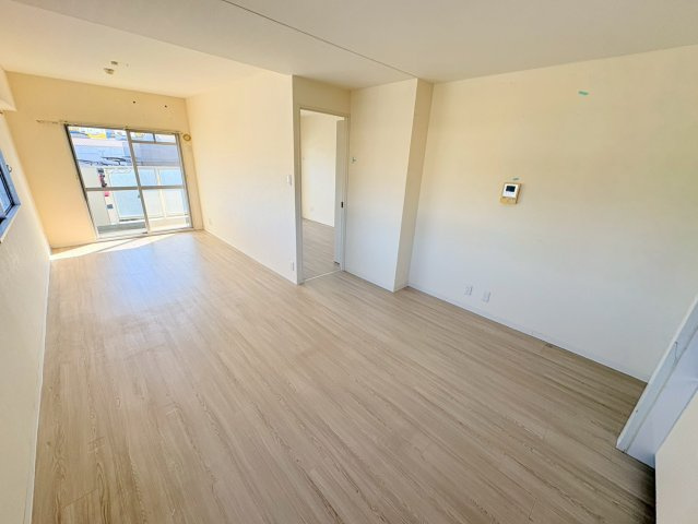 ロイヤルコーポ魚住の居間・リビング