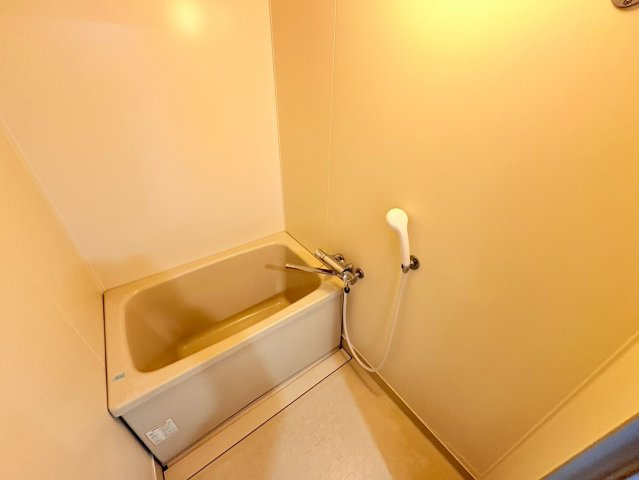 ロイヤルコーポ魚住の浴室