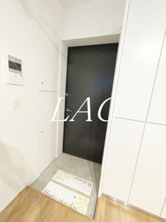 【玄関】 | C_Rooms | 玄関です。