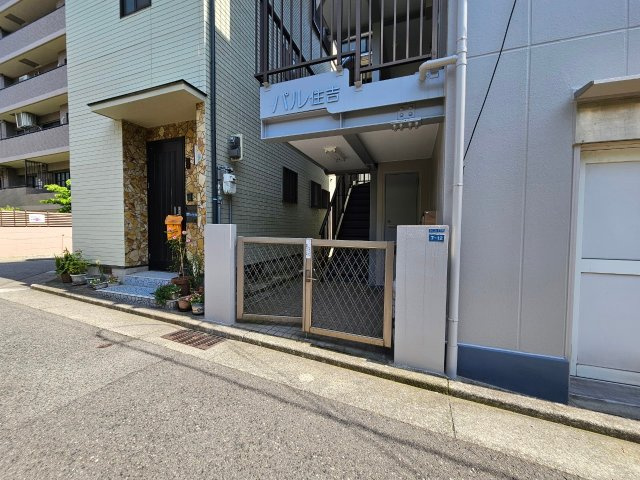 パル住吉のエントランス