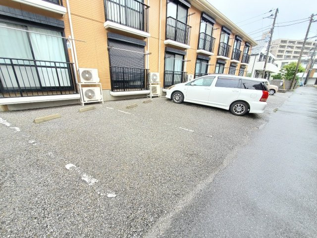 ピアノーブルの駐車場