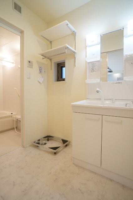 カーサ　ネーロの洗面所|★独立洗面台付き★