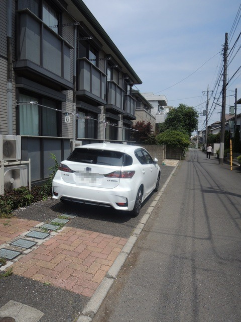 シャトレ北町の駐車場