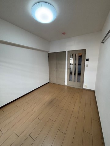 サントピア大橋の居間・リビング|【駅近く】心地よい光と風を感じる洋室で
快適に過ごせます♪通勤通学便利です。♪