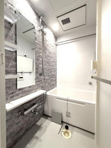 【浴室】 | 池袋ダイカンプラザ | 浴室暖房換気乾燥機付きのシステムバス採用（ふろ自動）