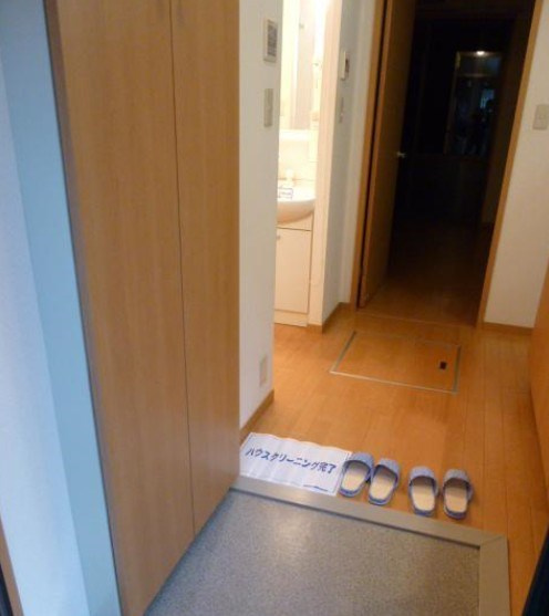 ソレジオ掬の玄関