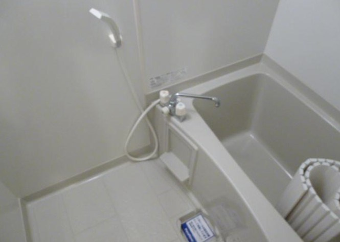 ソレジオ掬の浴室