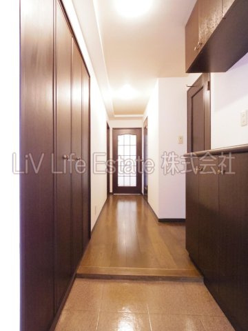 小平市美園町２丁目の賃貸マンションの玄関