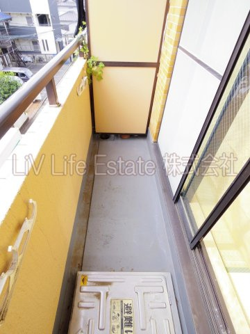 小平市美園町２丁目の賃貸マンションのバルコニー