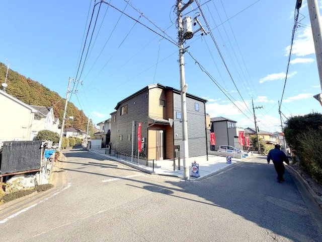 あきる野市五日市全４棟　新築分譲の前面道路含む現地写真