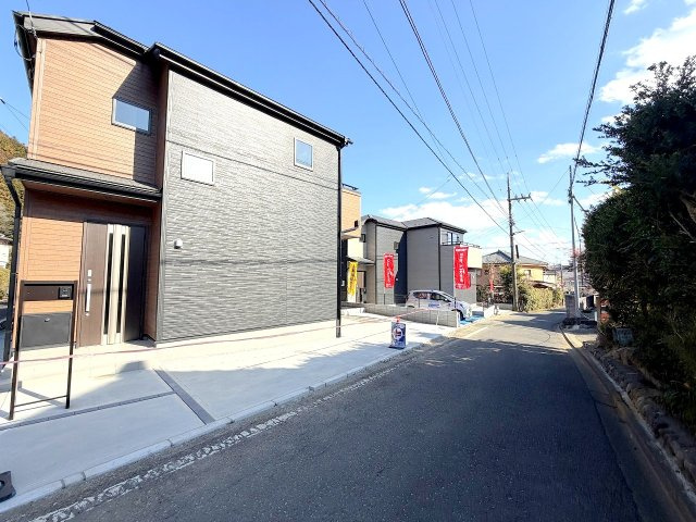 あきる野市五日市全４棟　新築分譲の前面道路含む現地写真