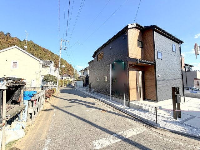 あきる野市五日市全４棟　新築分譲の前面道路含む現地写真