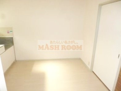 杉並区上井草４丁目のアパートの居間・リビング