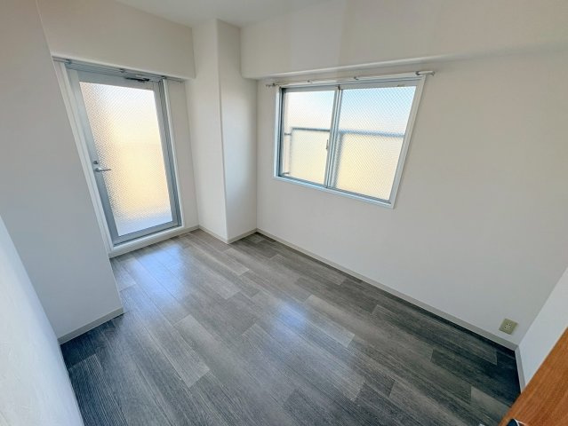 カンパーナ明石の洋室