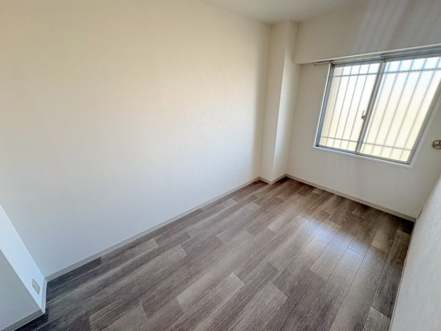 カンパーナ明石の洋室