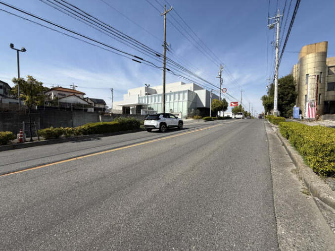 半田市青山6丁目　売り土地の前面道路含む現地写真|前面道路含む現地写真です