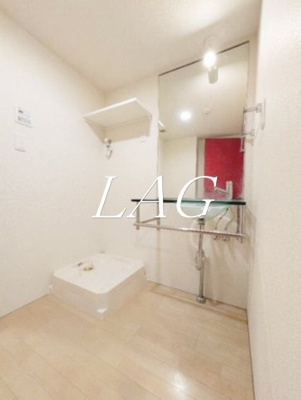 【洗面所】 | Ｂｒａｎｃｈｅ　ＪＩＹＵＧＡＯＫＡ | 独立洗面台です。