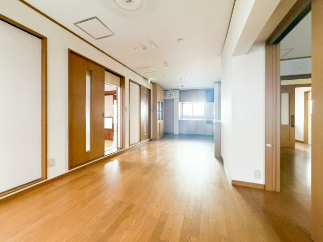 港楽貸家の居間・リビング