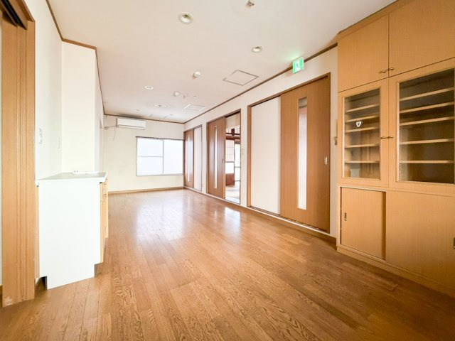 港楽貸家の居間・リビング