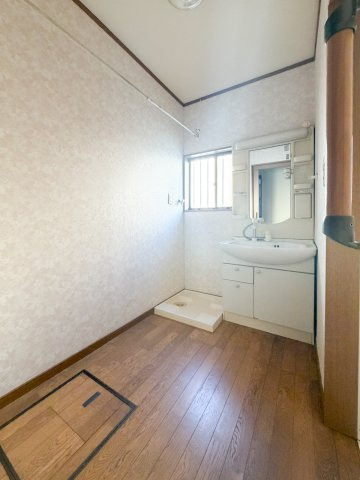 港楽貸家の洗面所