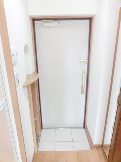 J’sコート高円寺の玄関