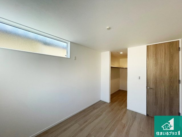 尼崎市西立花町1丁目　新築一戸建ての洋室|シンプルな洋室は、自分好みのインテリアが楽しめます♪ご家族とインテリアや家具を選びに行くのは新築購入時の醍醐味の一つです。ぜひお楽しみください♪