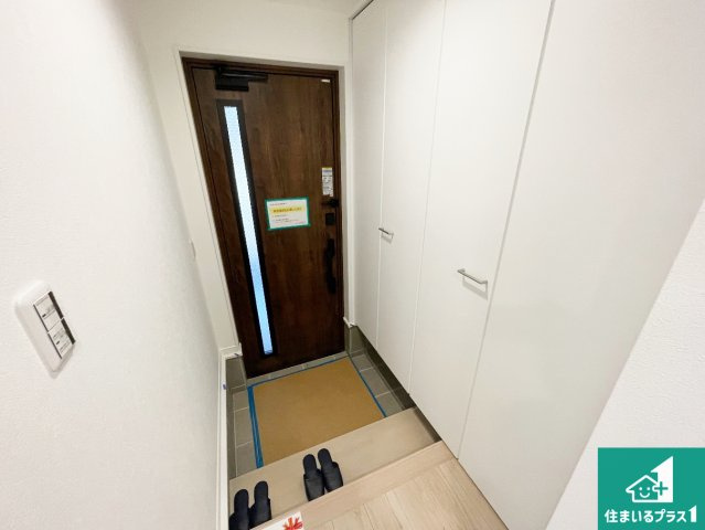 尼崎市西立花町1丁目　新築一戸建ての玄関|シューズボックスにはたくさんの靴が収納できるので玄関周りはいつもスッキリ！ご家族が増えても安心！