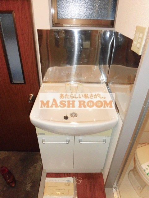 ル・シェル阿佐ヶ谷の独立洗面台