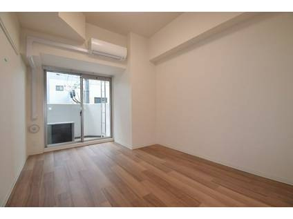 ララプレイスザ・神戸シルフの居間・リビング