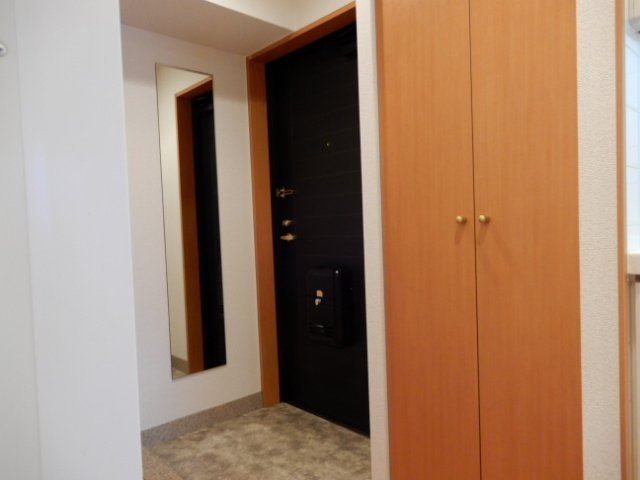 プレサンス神戸裁判所前の玄関