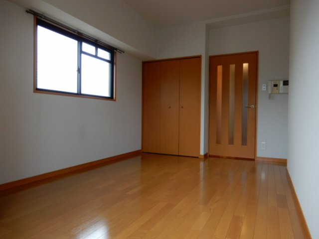 プレサンス神戸裁判所前の居間・リビング