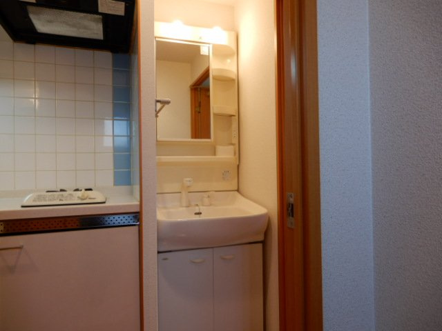 プレサンス神戸裁判所前の洗面所