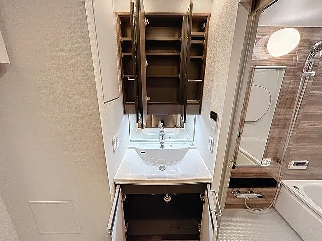 アトラス六甲の独立洗面台