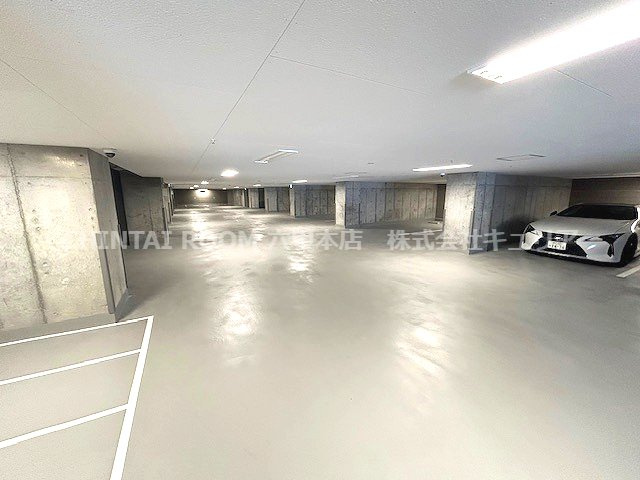 アトラス六甲の駐車場