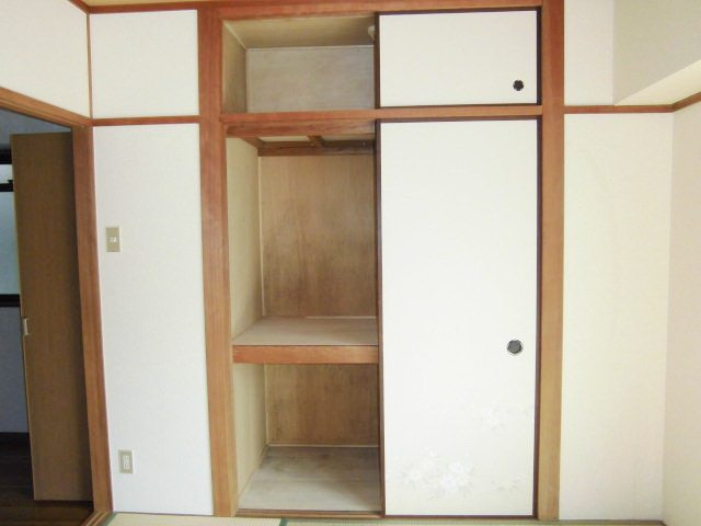 ウエストハイツ灘の収納